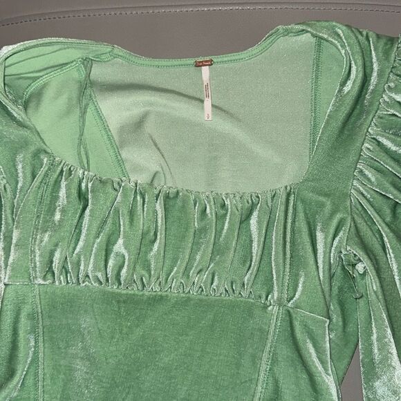 Free People Hold Me Green Velvet Puff Sleeve Square Neck Top Women's Small - Picture 8 of 12